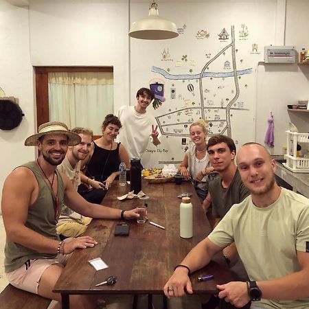 Together Backpackers Hostel 清莱 外观 照片