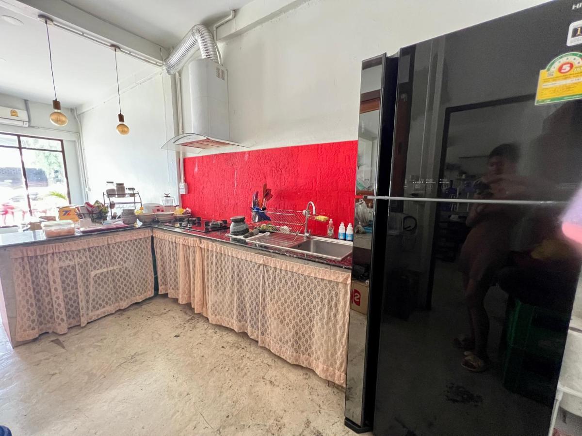 Together Backpackers Hostel 清莱 外观 照片