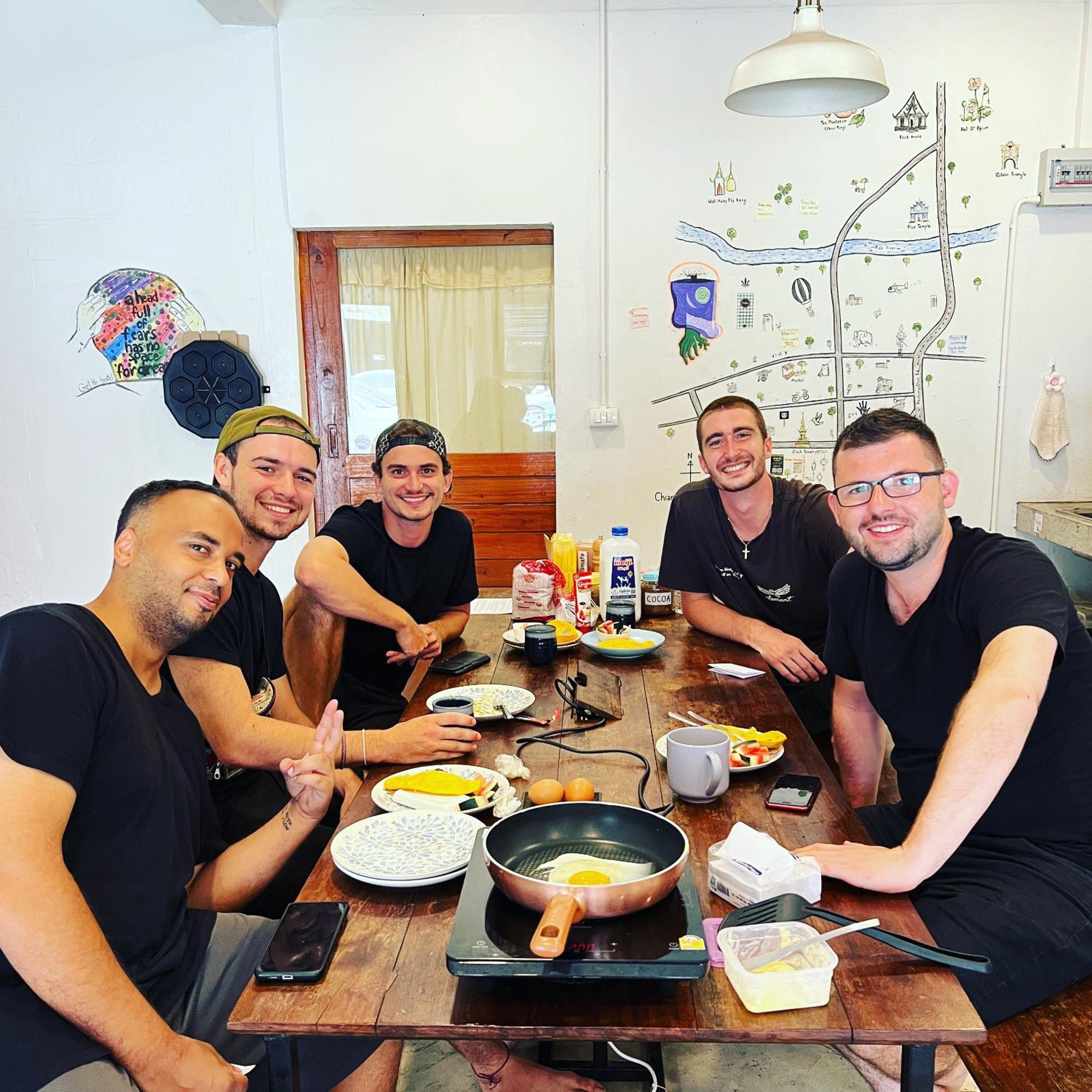 Together Backpackers Hostel 清莱 外观 照片
